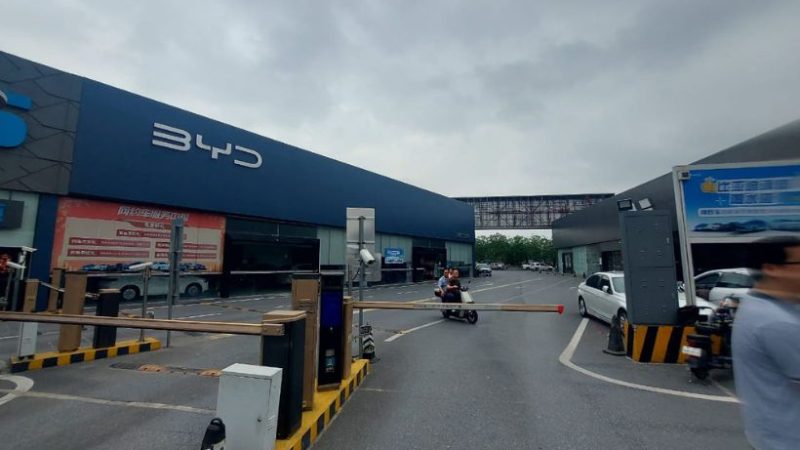 From Fuel to Future: How Electric Vehicles Support Sustainable Living in Indonesia
