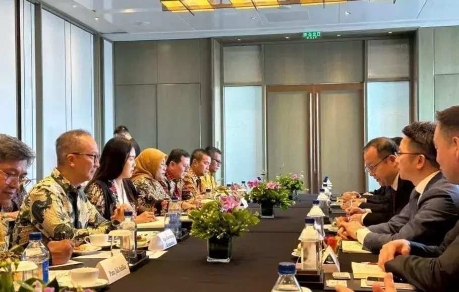 international investors supporting Indonesia EV ecosystem development