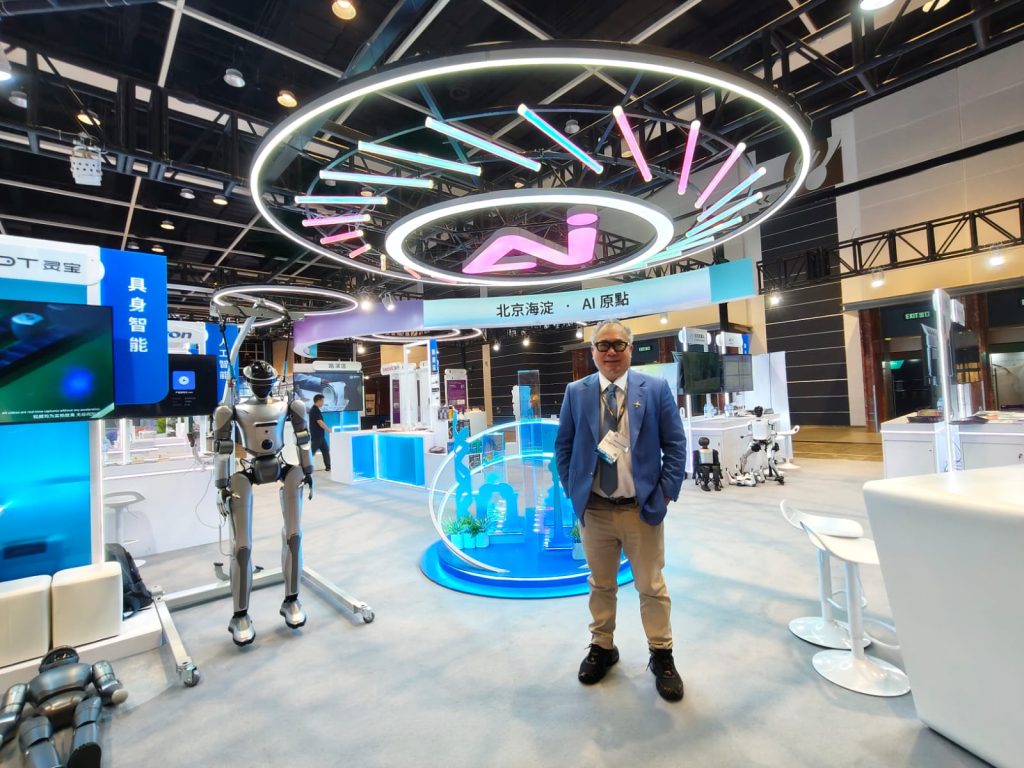 Investors and entrepreneurs networking at InnoEX 2026 Hong Kong