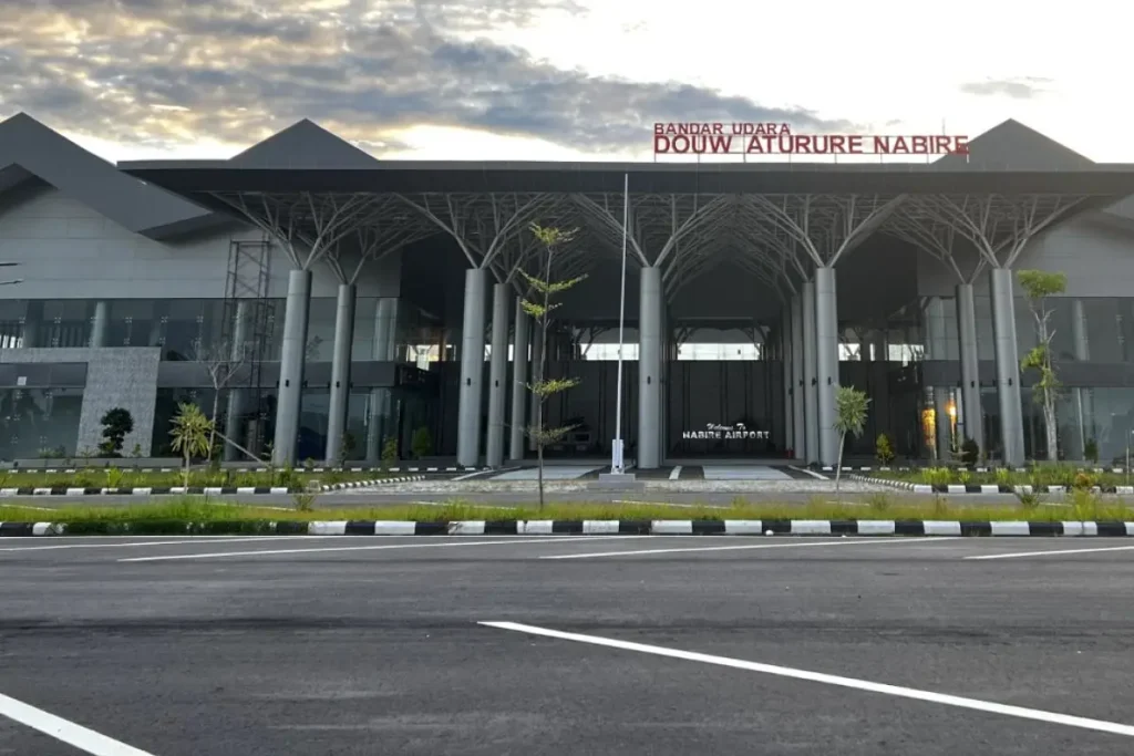 Douw Aturure Airport supporting logistics and investment in Nabire