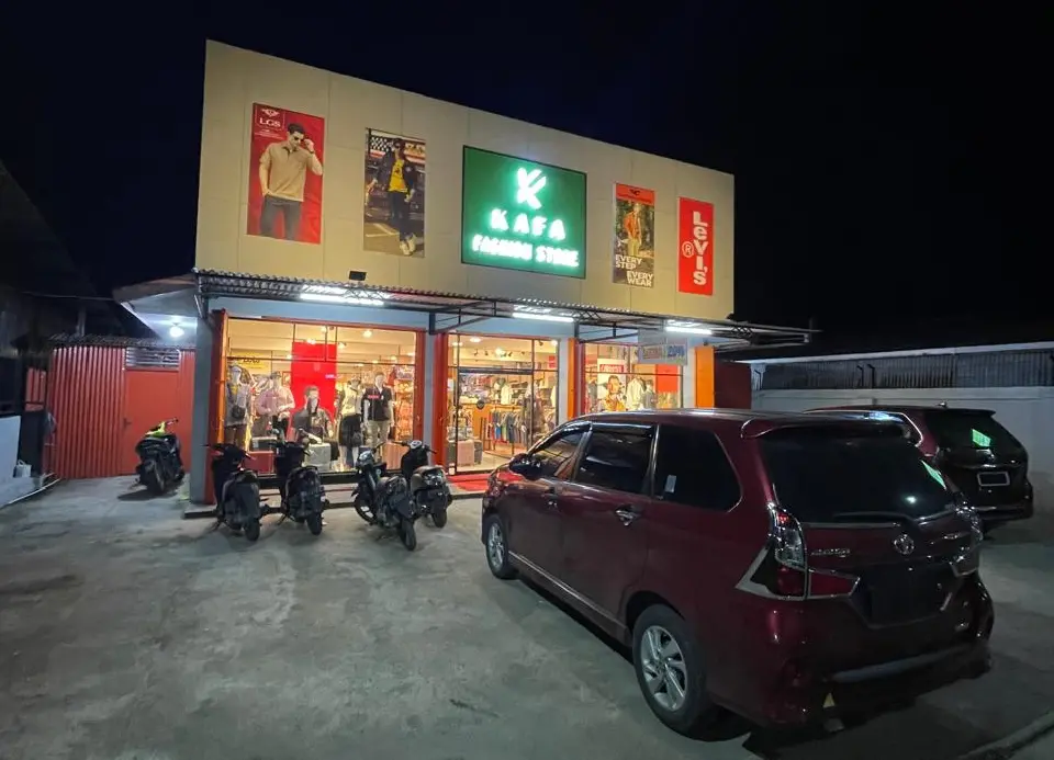 Modern retail and commercial businesses in Nabire city