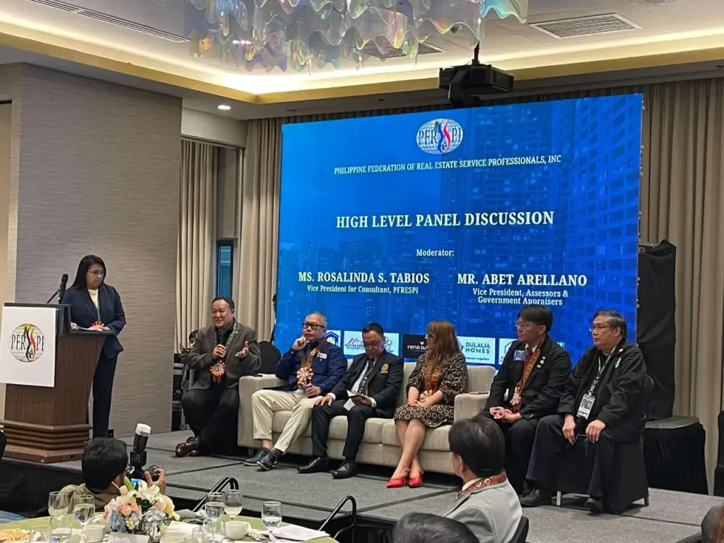 Rusmin Lawin of REI Real Estate Indonesia discussing ASEAN data centre investment at the FIABCI summit