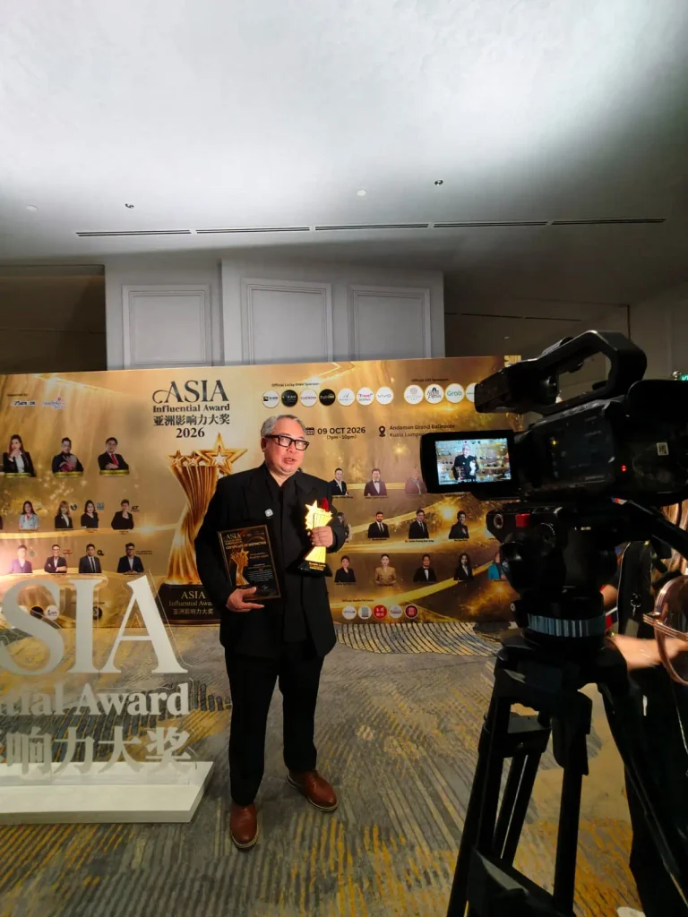 Rusmin Lawin delivering his acceptance speech in Kuala Lumpur, saying the journey is just the beginning